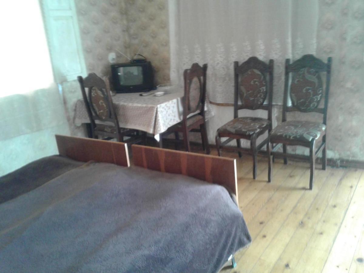 Levani'S Guesthouse Zugdidi Exterior photo
