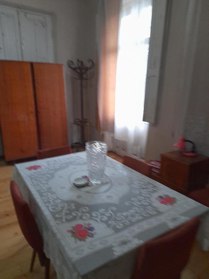 Levani'S Guesthouse Zugdidi Exterior photo