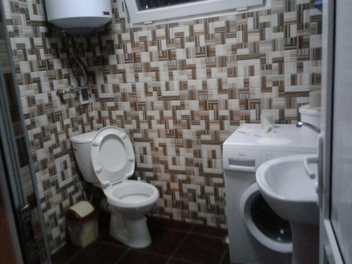 Levani'S Guesthouse Zugdidi Exterior photo